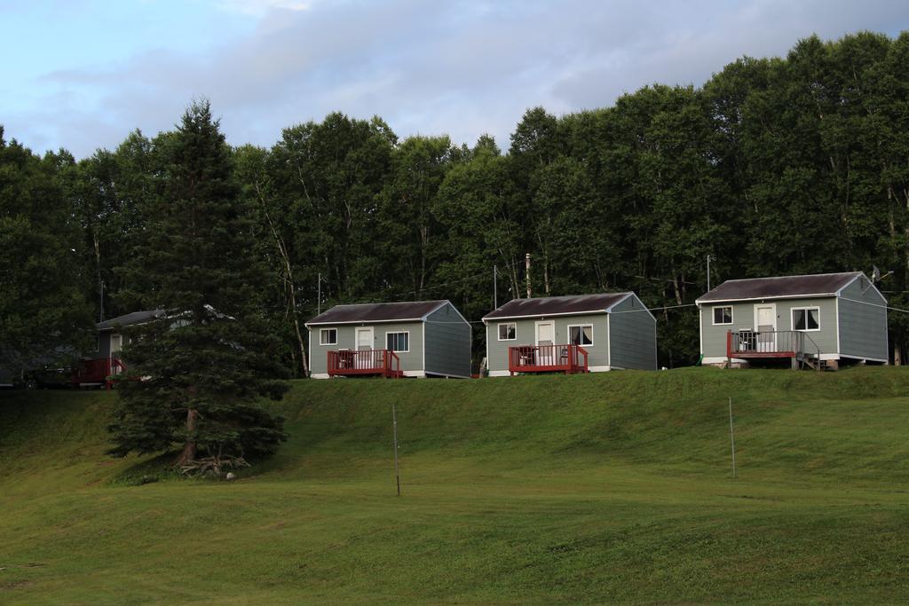 Catfish Lakefront Cabins & Campground Вава Екстер'єр фото