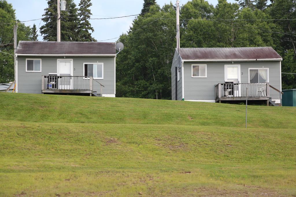 Catfish Lakefront Cabins & Campground Вава Екстер'єр фото