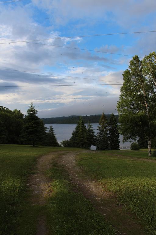 Catfish Lakefront Cabins & Campground Вава Екстер'єр фото