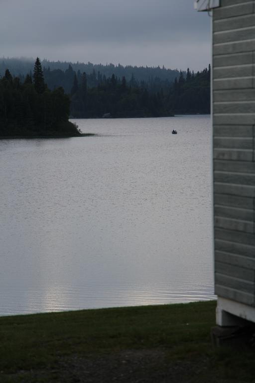 Catfish Lakefront Cabins & Campground Вава Екстер'єр фото
